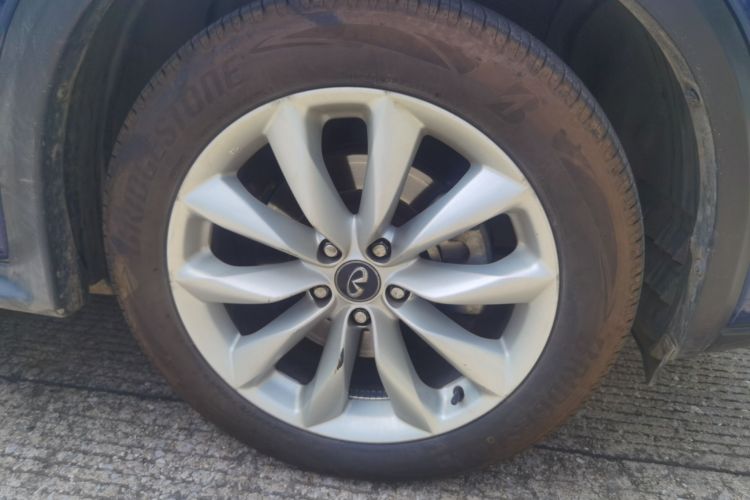 Used Infiniti QX50 2018 2.0T Two-Wheel-Drive Elite Edition Right Front Wheel Hub
