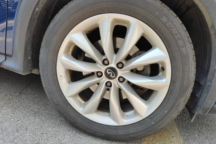 Used Infiniti QX50 2018 2.0T Four-Wheel Drive Elite Edition Right Front Wheel Hub
