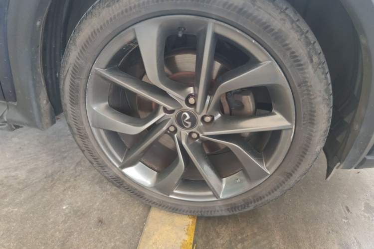 Used Infiniti QX50 2018 2.0T Four-Wheel Drive Smart Edition Right Front Wheel Hub