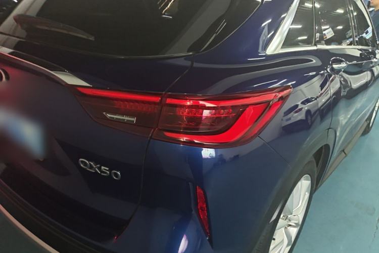 Used Infiniti QX50 2018 2.0T Four-Wheel Drive Elite Edition Right Rear Taillight