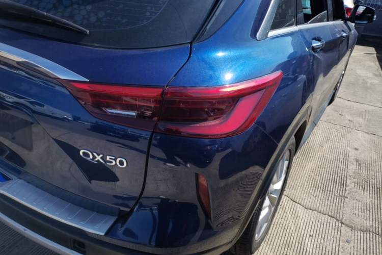 Used Infiniti QX50 2018 2.0T Two-Wheel Drive Fashion Edition Right Rear Taillight