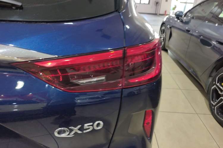 Used Infiniti QX50 2018 2.0T Four-Wheel Drive Elite Edition Right Rear Taillight