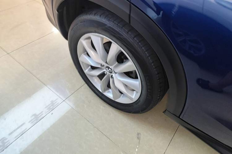 Used Infiniti QX50 2018 2.0T Four-Wheel Drive Elite Edition Right Rear Wheel Hub