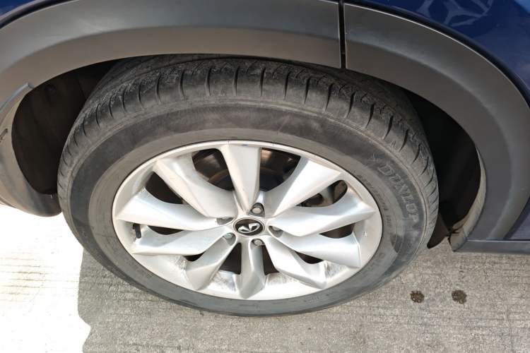 Used Infiniti QX50 2018 2.0T Four-Wheel Drive Elite Edition Right Rear Wheel Hub