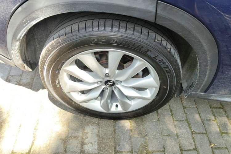 Used Infiniti QX50 2018 2.0T Four-Wheel Drive Elite Edition Right Rear Wheel Hub