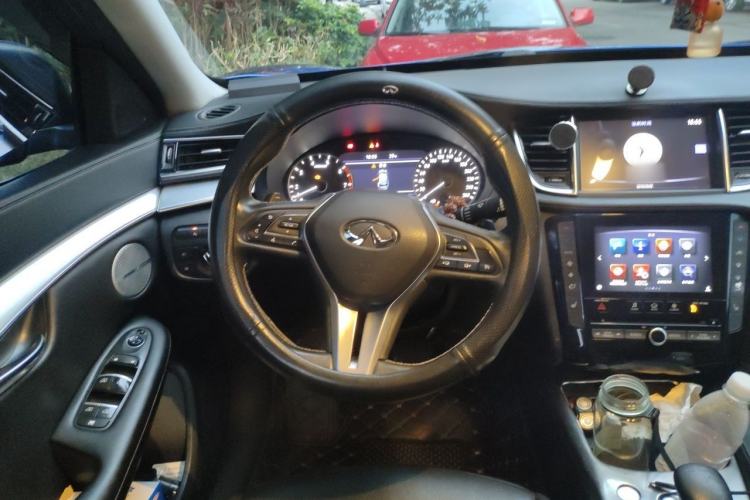 Used Infiniti QX50 2018 2.0T Two-Wheel Drive Fashion Edition Steering Wheel