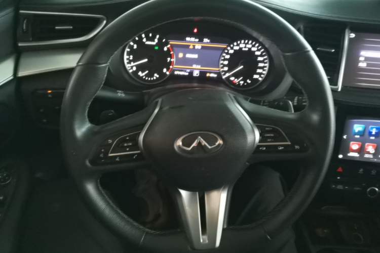 Used Infiniti QX50 2018 2.0T Two-Wheel Drive Fashion Edition Steering Wheel