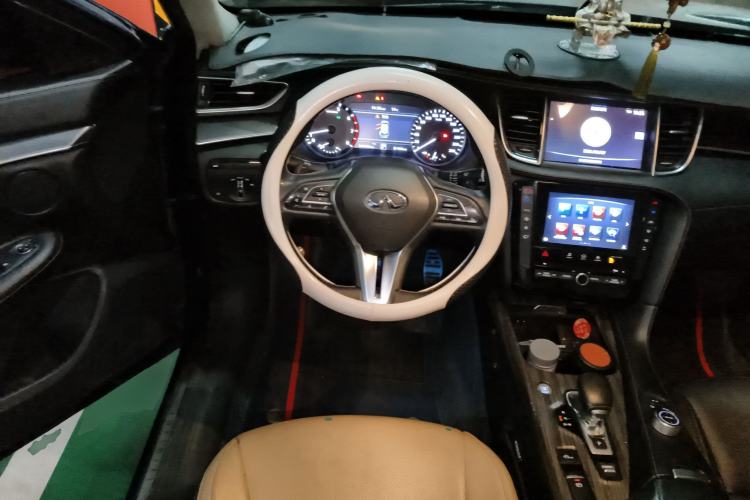 Used Infiniti QX50 2018 2.0T Two-Wheel-Drive Elite Edition Steering Wheel