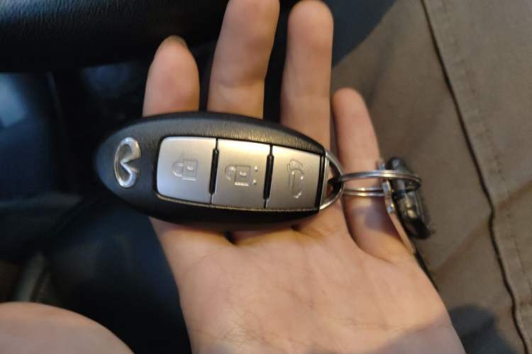 Used Infiniti QX50 2018 2.0T Two-Wheel Drive Fashion Edition Vehicle Key