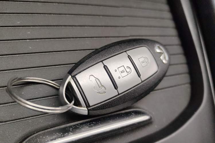 Used Infiniti QX50 2018 2.0T Two-Wheel Drive Fashion Edition Vehicle Key