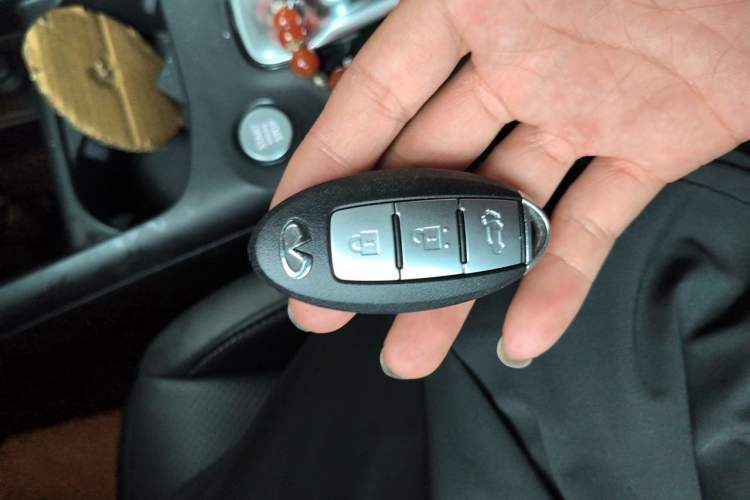 Used Infiniti QX50 2018 2.0T Two-Wheel Drive Fashion Edition Vehicle Key