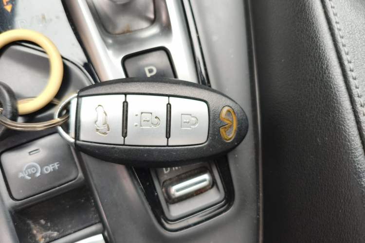 Used Infiniti QX50 2018 2.0T Four-Wheel Drive Smart Edition Vehicle Key