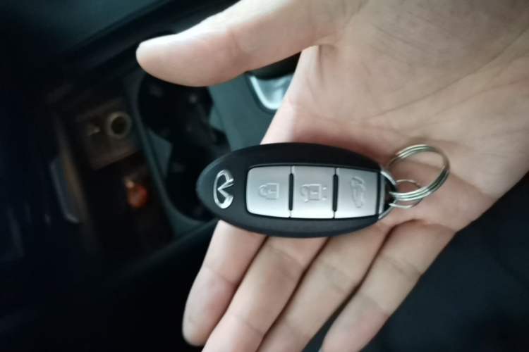 Used Infiniti QX50 2018 2.0T Two-Wheel Drive Fashion Edition Vehicle Key