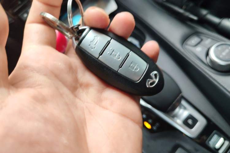 Used Infiniti QX50 2018 2.0T Two-Wheel Drive Fashion Edition Vehicle Key