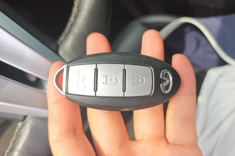 Used Infiniti QX50 2018 2.0T Four-Wheel Drive Smart Edition Vehicle Key