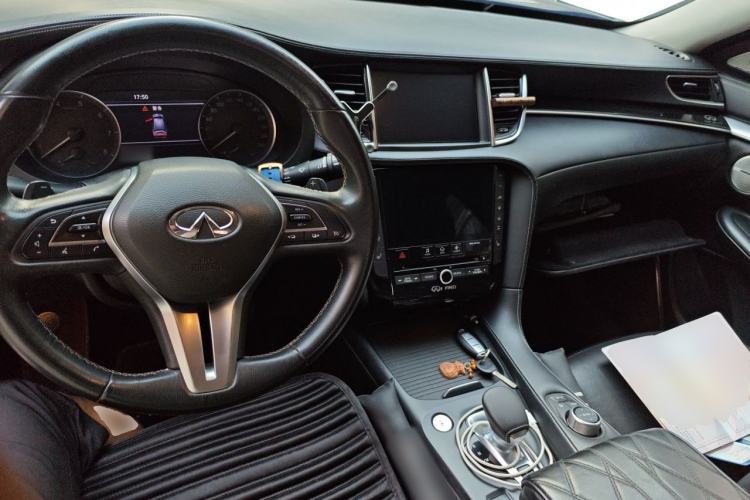 Used Infiniti QX50 2018 2.0T Two-Wheel Drive Fashion Edition Center Console