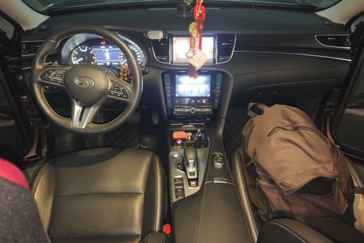 Used Infiniti QX50 2018 2.0T Four-Wheel Drive Smart Edition Center Console