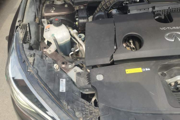 Used Infiniti QX50 2018 2.0T Four-Wheel Drive Elite Edition Engine Bay Right