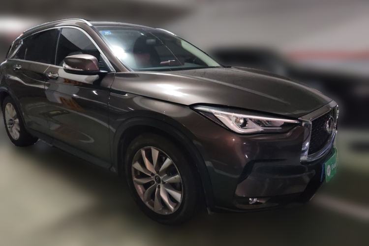 Used Infiniti QX50 2018 2.0T Two-Wheel Drive Fashion Edition Front Right 45 Deg