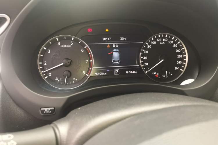 Used Infiniti QX50 2018 2.0T Four-Wheel Drive Elite Edition Odometer Close Up
