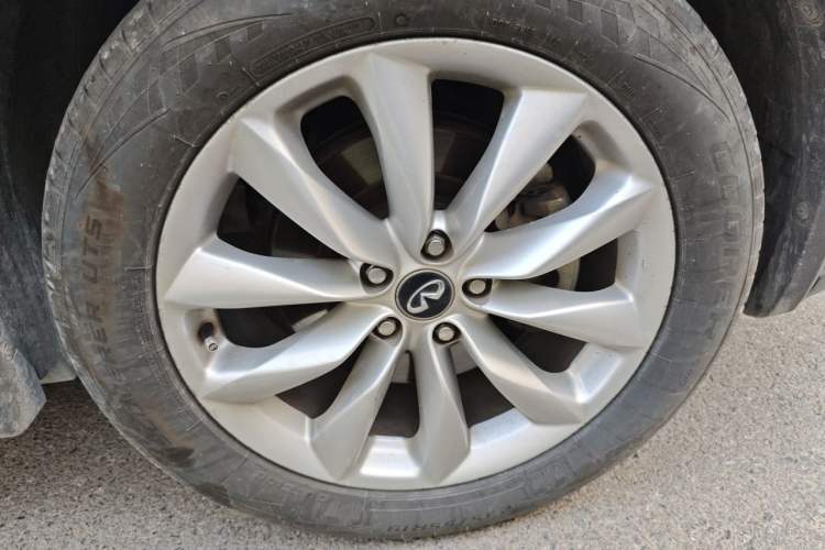 Used Infiniti QX50 2018 2.0T Two-Wheel Drive Fashion Edition Right Front Wheel Hub