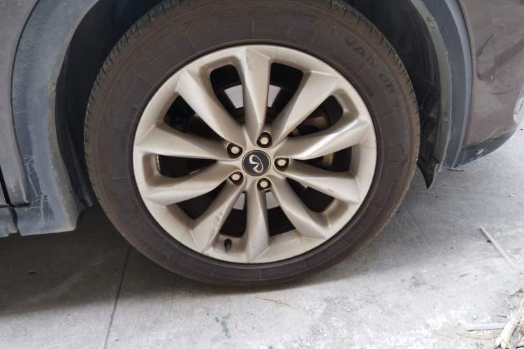 Used Infiniti QX50 2018 2.0T Four-Wheel Drive Elite Edition Right Front Wheel Hub