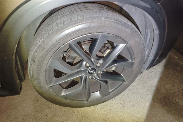 Used Infiniti QX50 2018 2.0T Four-Wheel Drive Smart Edition Right Front Wheel Hub