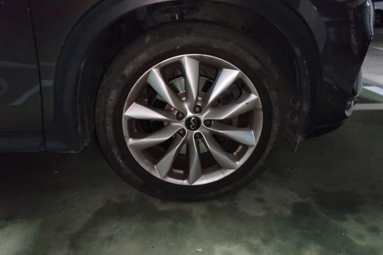 Used Infiniti QX50 2018 2.0T Two-Wheel Drive Fashion Edition Right Front Wheel Hub