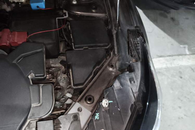 Used Infiniti QX50 2018 2.0T Four-Wheel Drive Smart Edition Engine Bay Left