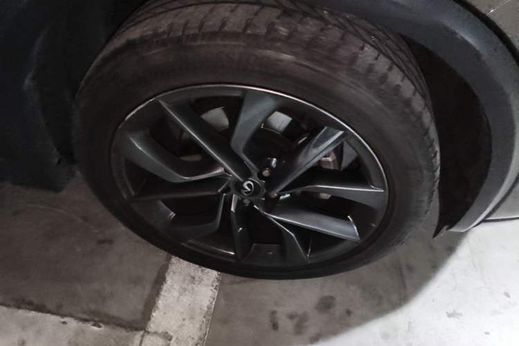 Used Infiniti QX50 2018 2.0T Four-Wheel Drive Smart Edition Right Front Wheel Hub