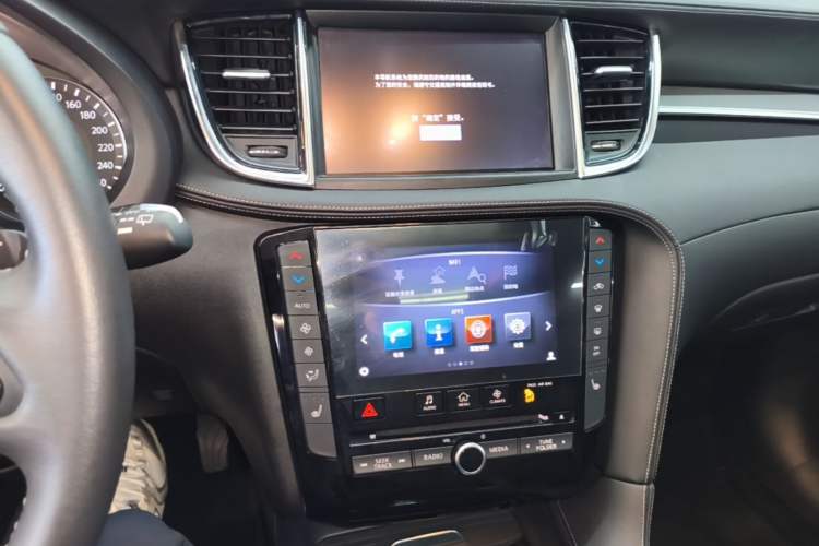 Used Infiniti QX50 2018 2.0T Four-Wheel Drive Elite Edition Audio And AC Panel
