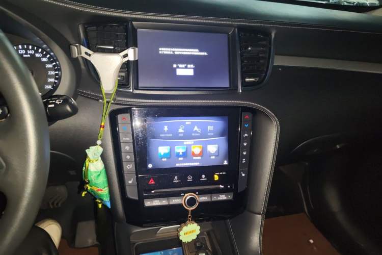 Used Infiniti QX50 2018 2.0T Four-Wheel Drive Elite Edition Audio And AC Panel