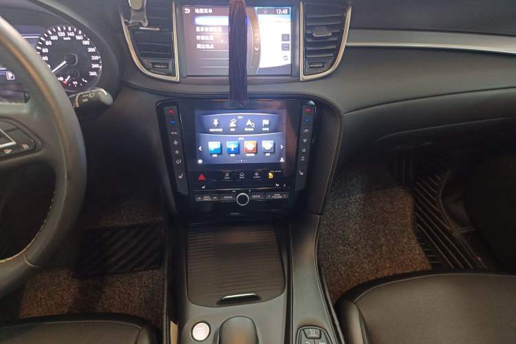 Used Infiniti QX50 2018 2.0T Four-Wheel Drive Elite Edition Audio And AC Panel