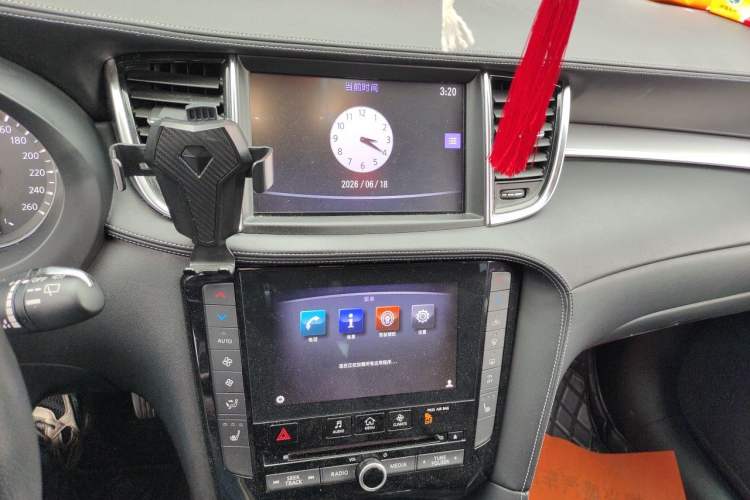 Used Infiniti QX50 2018 2.0T Two-Wheel Drive Fashion Edition Audio And AC Panel