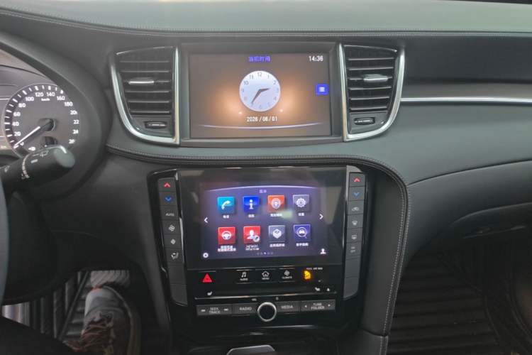 Used Infiniti QX50 2018 2.0T Two-Wheel-Drive Elite Edition Audio And AC Panel
