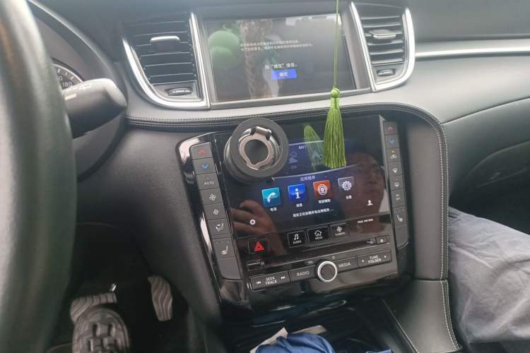 Used Infiniti QX50 2018 2.0T Four-Wheel Drive Smart Edition Audio And AC Panel