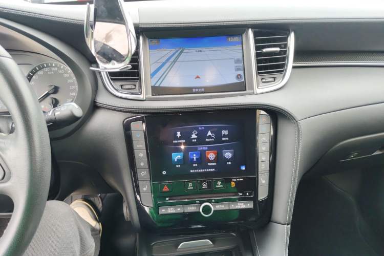 Used Infiniti QX50 2018 2.0T Four-Wheel Drive Elite Edition Audio And AC Panel
