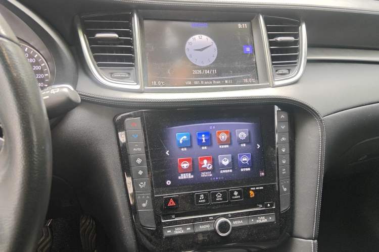 Used Infiniti QX50 2018 2.0T Two-Wheel Drive Fashion Edition Audio And AC Panel