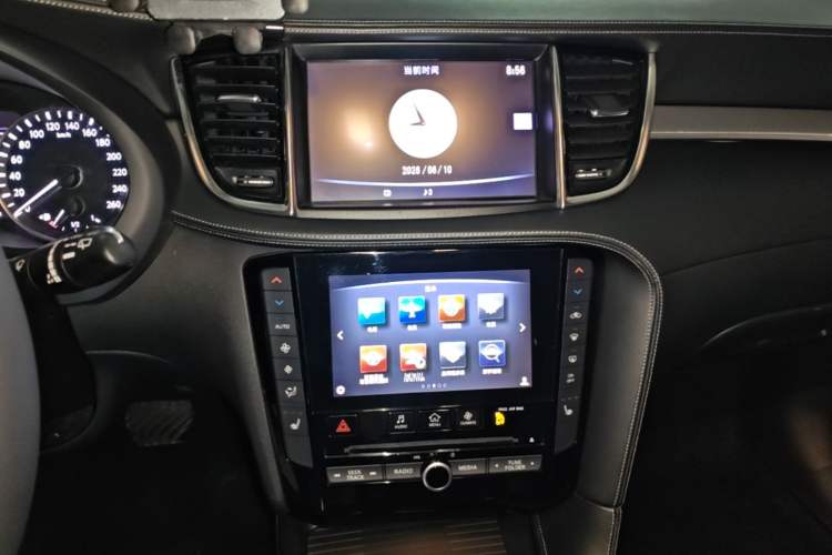 Used Infiniti QX50 2018 2.0T Two-Wheel Drive Fashion Edition Audio And AC Panel