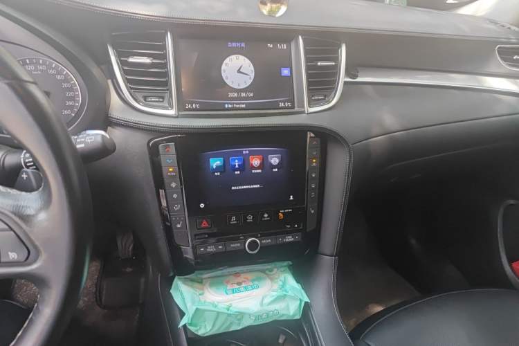 Used Infiniti QX50 2018 2.0T Two-Wheel Drive Fashion Edition Audio And AC Panel