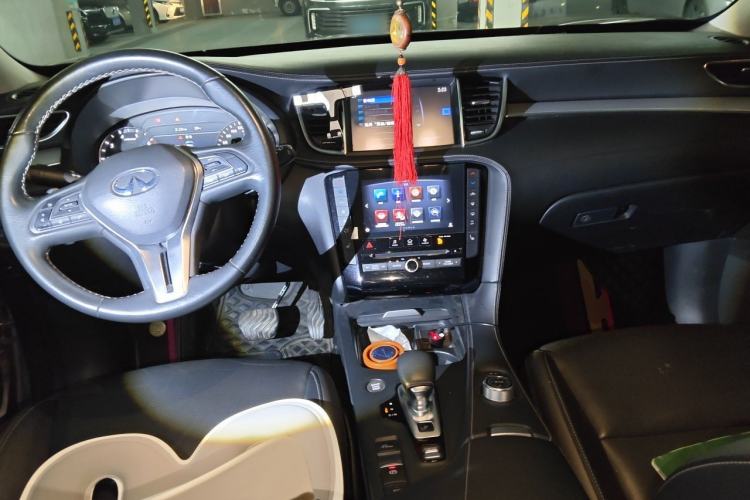 Used Infiniti QX50 2018 2.0T Two-Wheel Drive Fashion Edition Center Console