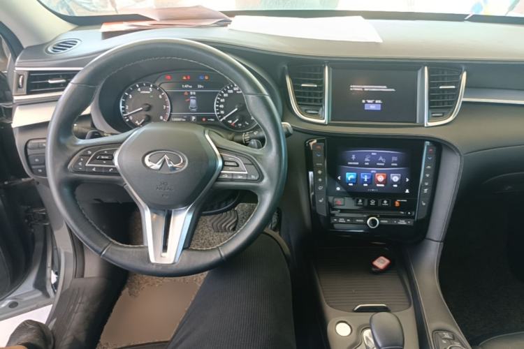 Used Infiniti QX50 2018 2.0T Four-Wheel Drive Elite Edition Center Console