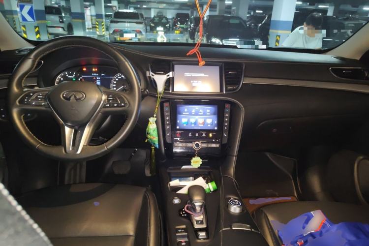 Used Infiniti QX50 2018 2.0T Four-Wheel Drive Elite Edition Center Console