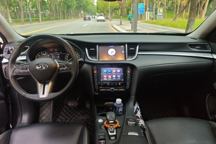 Used Infiniti QX50 2018 2.0T Two-Wheel Drive Fashion Edition Center Console