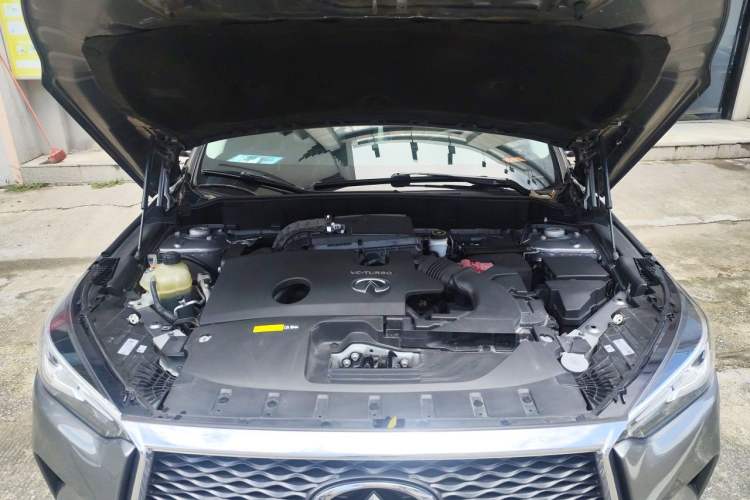 Used Infiniti QX50 2018 2.0T Two-Wheel Drive Fashion Edition Engine Bay