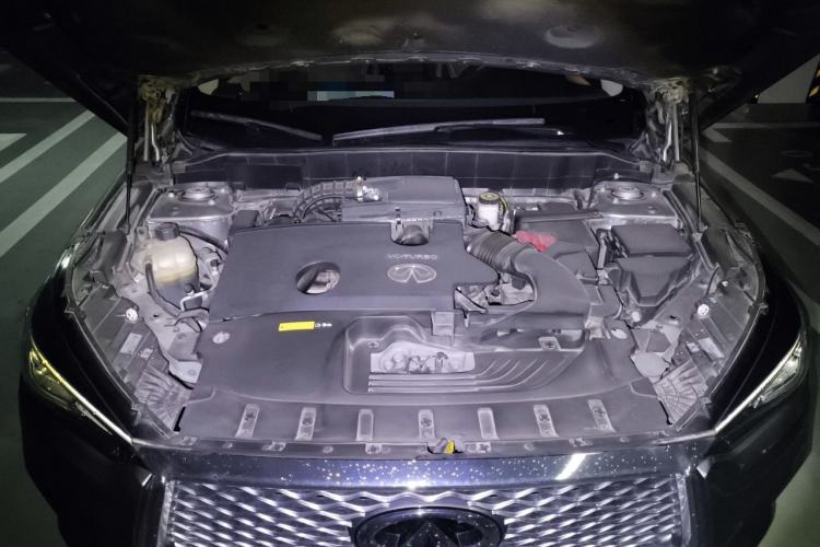 Used Infiniti QX50 2018 2.0T Two-Wheel Drive Fashion Edition Engine Bay