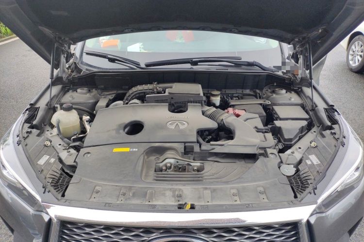 Used Infiniti QX50 2018 2.0T Two-Wheel Drive Fashion Edition Engine Bay