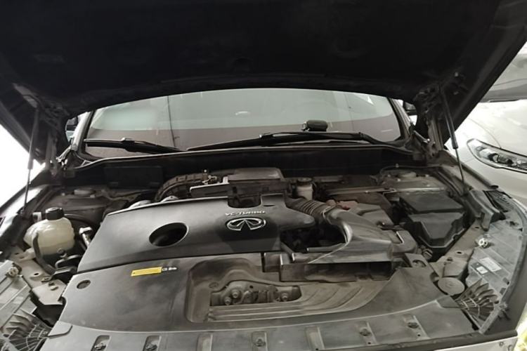 Used Infiniti QX50 2018 2.0T Two-Wheel Drive Fashion Edition Engine Bay