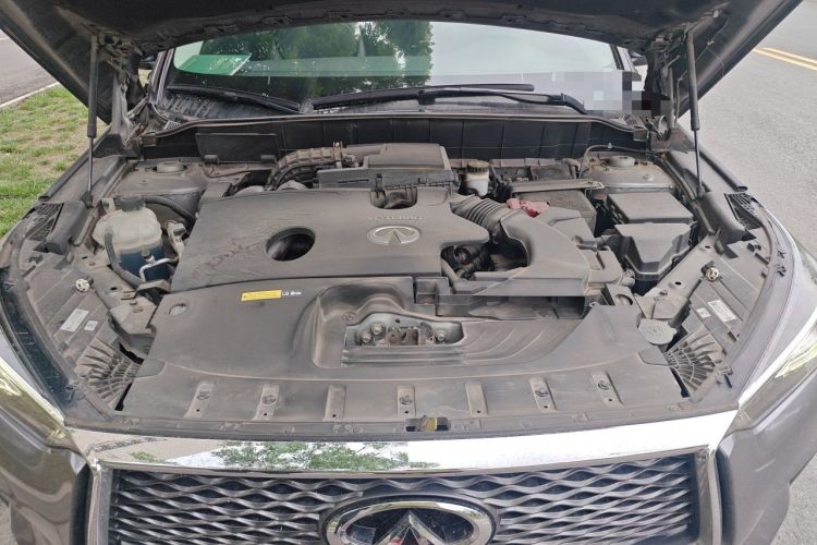 Used Infiniti QX50 2018 2.0T Two-Wheel Drive Fashion Edition Engine Bay
