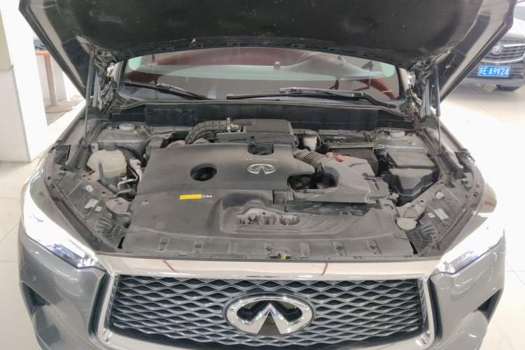 Used Infiniti QX50 2018 2.0T Two-Wheel Drive Fashion Edition Engine Bay